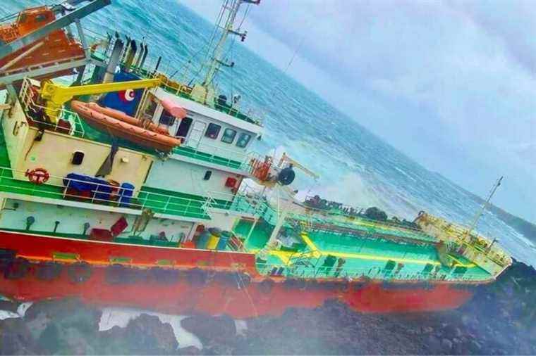 a Mauritian ship runs aground in Saint-Philippe, the operas