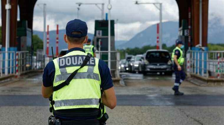 a Russian stopped at the toll with 160,000 euros in small denominations