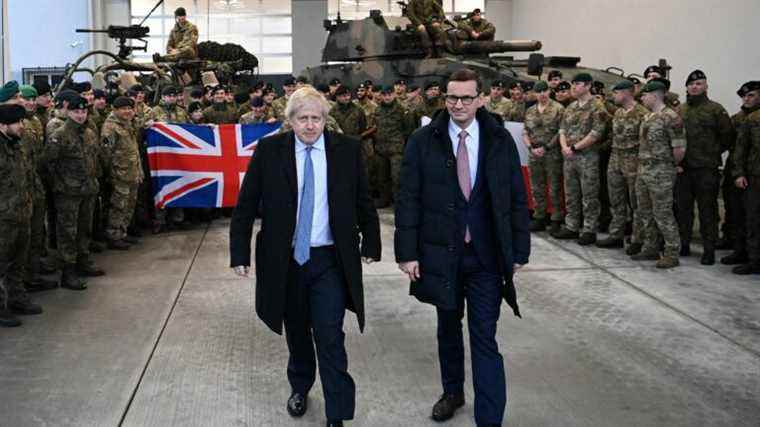 approximately 350 additional British soldiers land in Poland