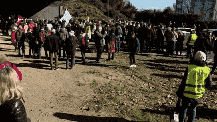 five processions of the “freedom convoy” met in Paris on Friday February 11