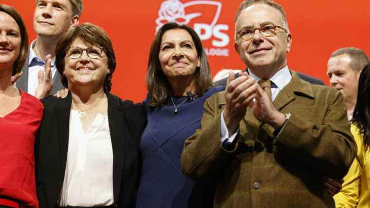 former Prime Minister Bernard Cazeneuve will chair Anne Hidalgo’s national support committee