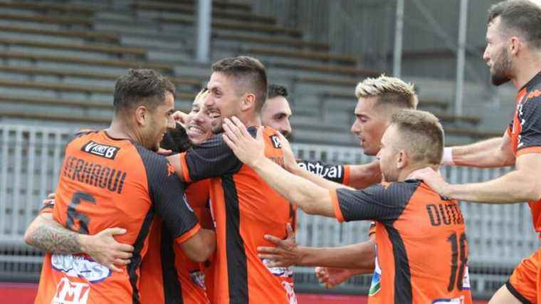 in Cholet, Stade Lavallois in search of records