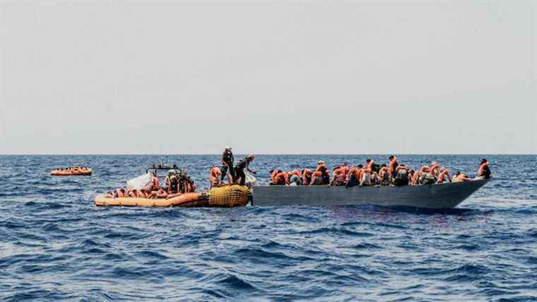 nearly 600 migrants rescued on the high seas off Calabria