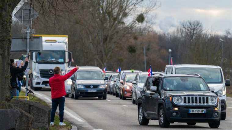 stopover in Lille for the demonstrators, en route to Brussels