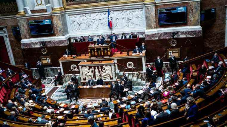 the Parliament adopts the extension of the legal period, from 12 to 14 weeks of pregnancy