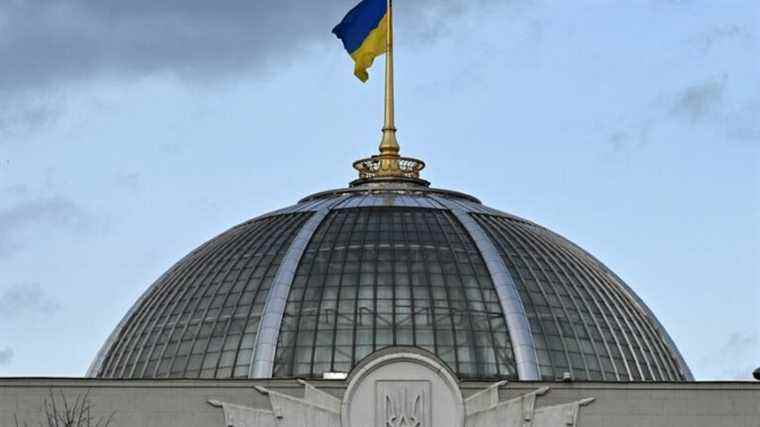 the Ukrainian Parliament votes the state of emergency in the face of the Russian threat