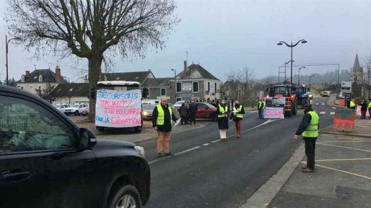 the inhabitants and elected officials of Bouchardais mobilized to demand a diversion