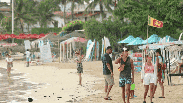 the return of tourists to the island