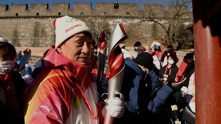 world kungfu star Jackie Chan carried the Olympic flame to the Great Wall