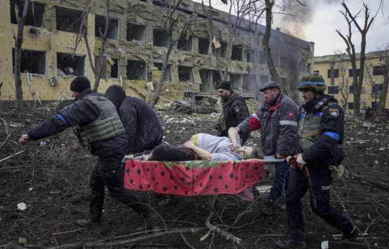 A pregnant woman pictured after the shelling of a maternity ward in Mariupol has died