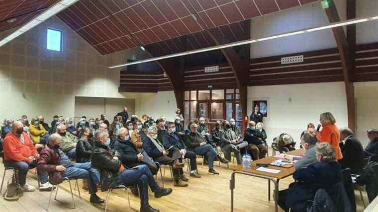 About fifty elected officials from Indre challenge Jean Castex on the distress of the Hôpital du Blanc