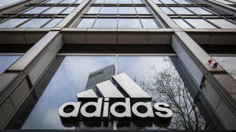 Adidas suspends its partnership with the Russian Football Federation