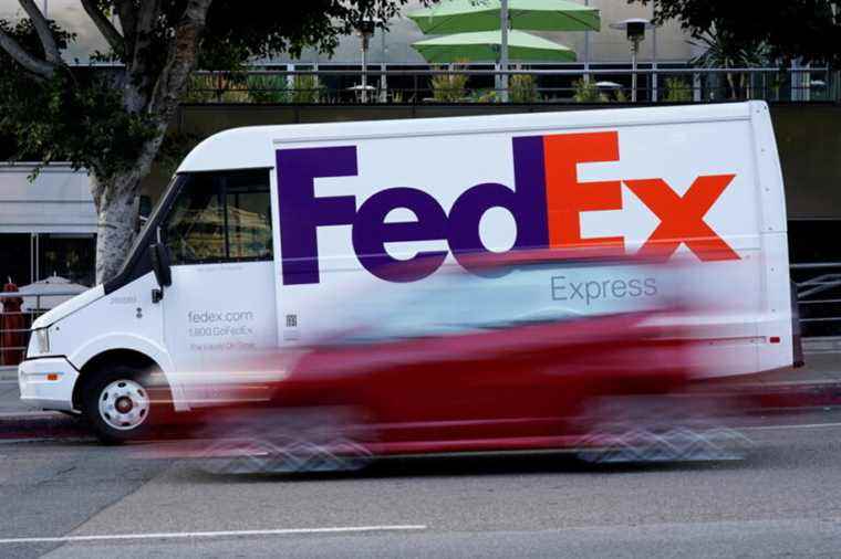 After 50 years at the head of FedEx, Frederick Smith steps down