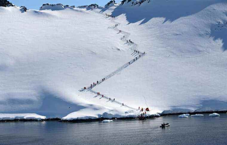 Antarctica more than 30 degrees Celsius above normal this week