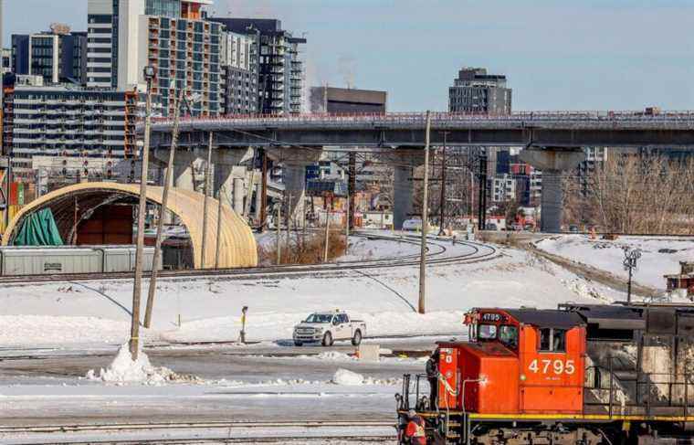 Apprehended delay for the Eastern REM