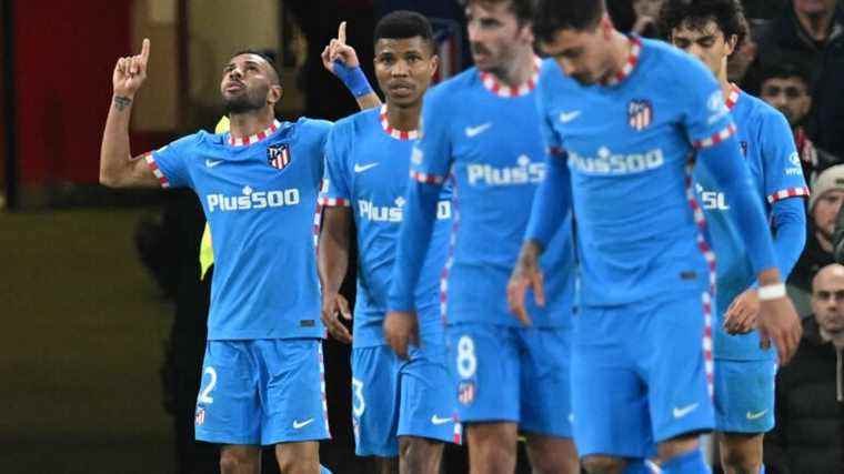 Atlético de Madrid knock out Manchester United and reach the quarter-finals