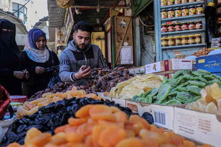 Before the start of Ramadan, soaring prices make preparations gloomy