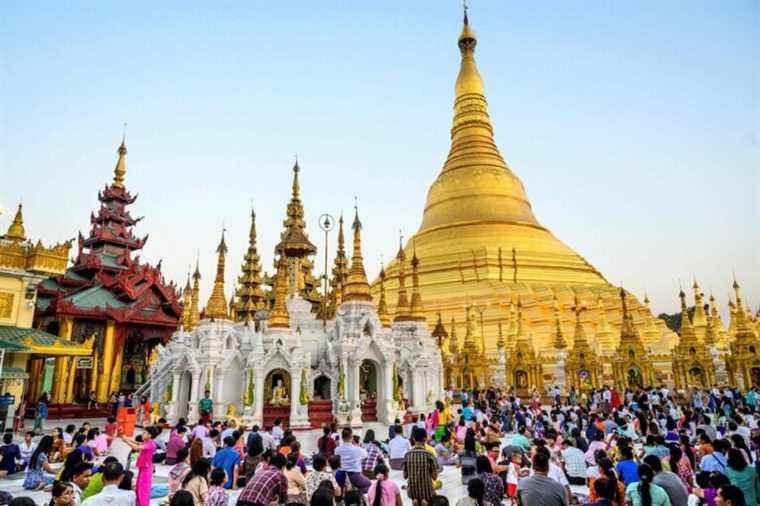 Burma will reopen to foreign tourists