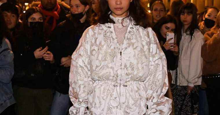 Carmen Kassovitz: The daughter of Mathieu Kassovitz, cute and without a chaperone at Fashion Week