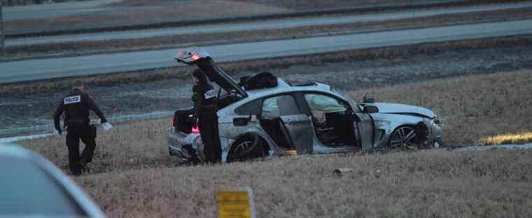 Caught stealing a car, they have an accident while trying to flee the police