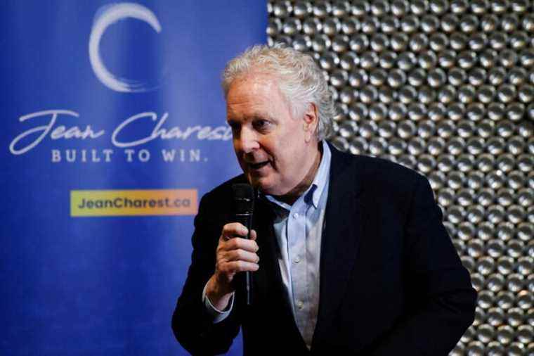 Conservative Party leadership race |  Declared positive for COVID-19, Jean Charest continues his campaign at home