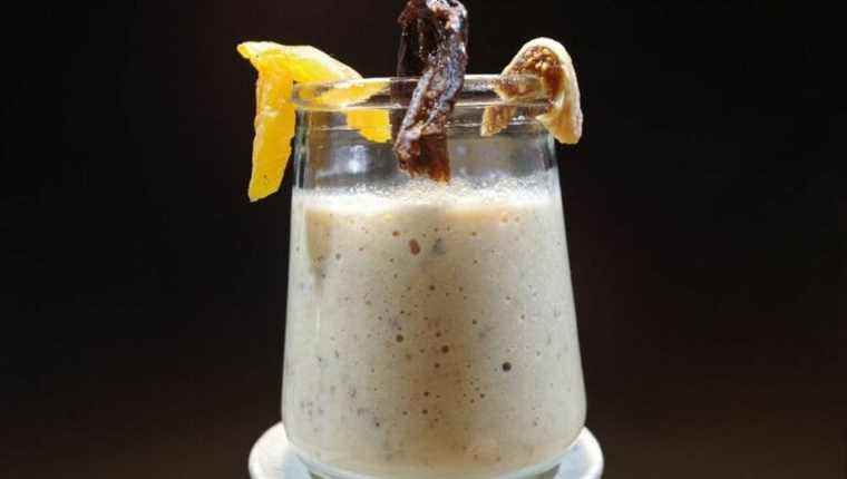 DRIED FRUIT MILK SHAKE to tell the story of refrigerators