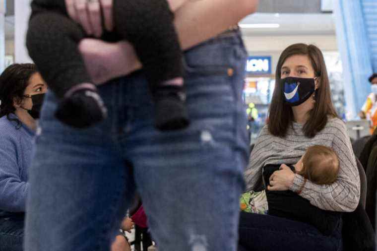 Demonstration at the Eaton Center |  “We should feel proud and comfortable breastfeeding”