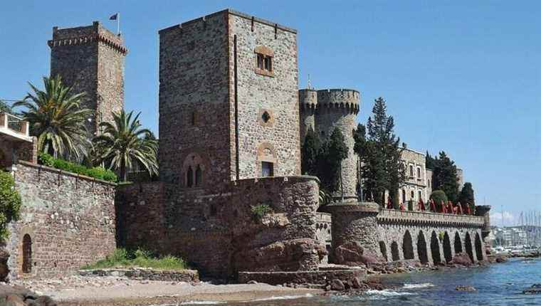 Direction Mandelieu with the association of Guides de Provence.