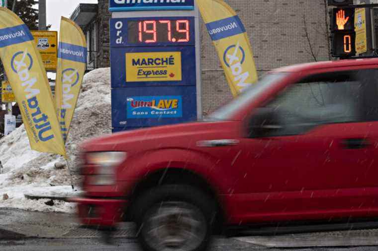 Éric Duhaime demands lower gasoline taxes