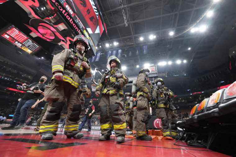 Early fire forces spectators to evacuate at Raptors game