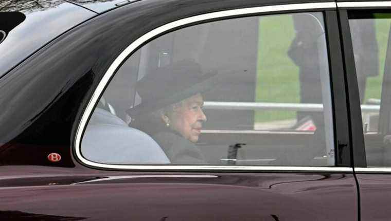 Elizabeth II makes her comeback in public