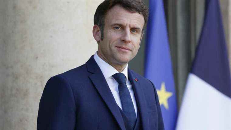 Emmanuel Macron announces his candidacy for the presidential election