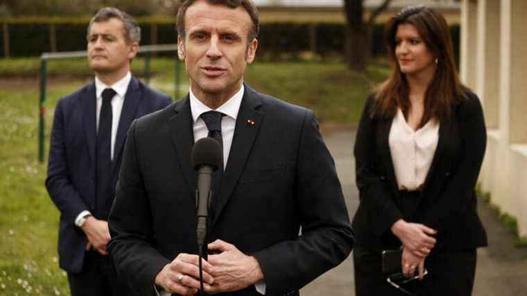 Emmanuel Macron will hold his first campaign meeting on April 2 in Paris