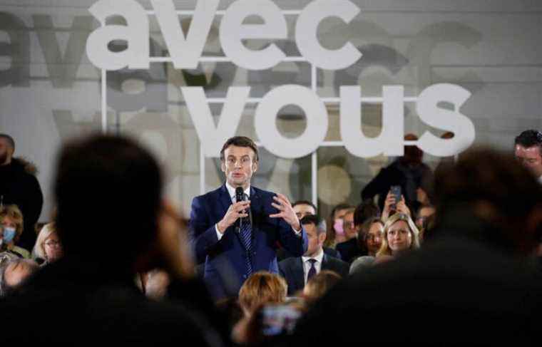 France: Macron in presidential campaign against 11 candidates