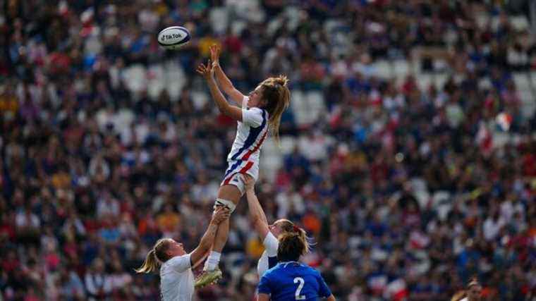 France win against Italy at the Stade des Alpes