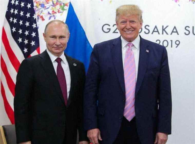 Freewheeling Donald Trump, the former President of the United States calls on Vladimir Putin to atomize the Biden clan!