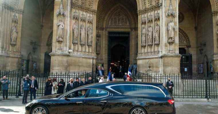 Funeral of Jean-Pierre Pernaut: This luxury hearse not chosen at random, a nod to his passion…