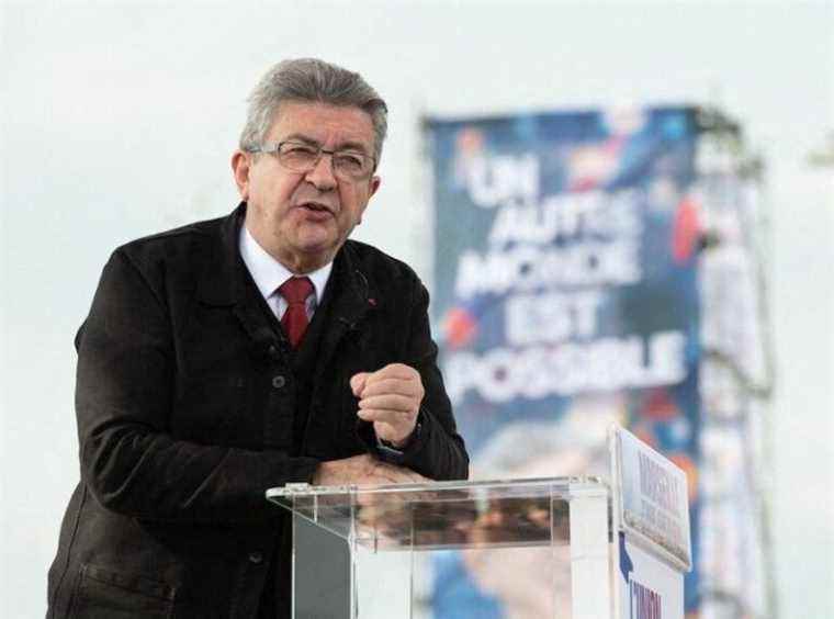 In the middle of a Jean-Luc Mélenchon meeting in Marseille, an actress from Plus Belle la vie goes on stage to deliver an unexpected speech!