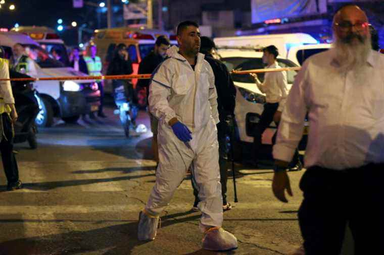 Israel |  At least five dead in attacks near Tel Aviv