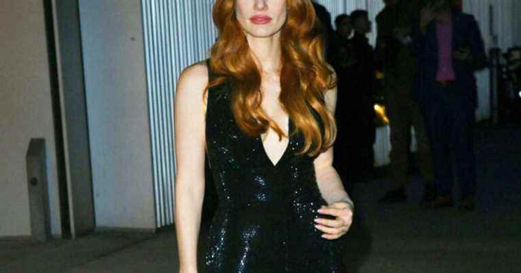 Jessica Chastain: Sublime in a low-cut jumpsuit to watch Laetitia Casta parade