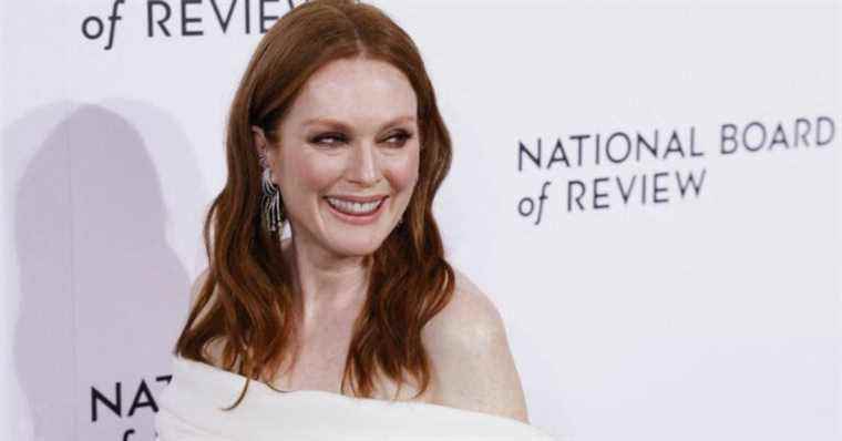 Julianne Moore reveals her shoulders, silver Morena Baccarin on her husband’s arm