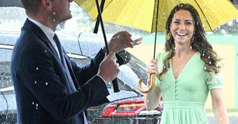 Kate Middleton radiant even in the pouring rain with Prince William in the Bahamas