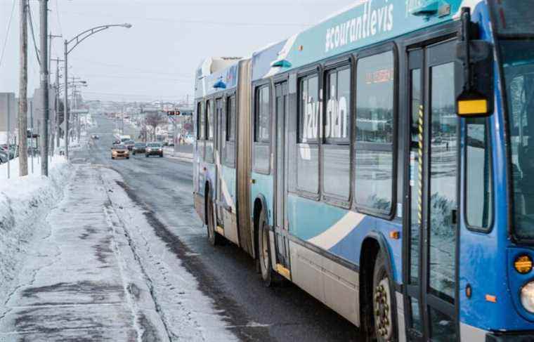 Le Devoir de cité: Lévis facing the challenge of public transport