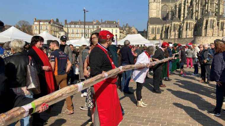 Le Mans breaks the record for the longest rillette sandwich in the world