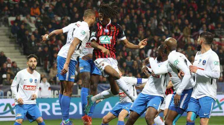 Les Aiglons open the scoring after the break… Follow the first Coupe de France semi-final