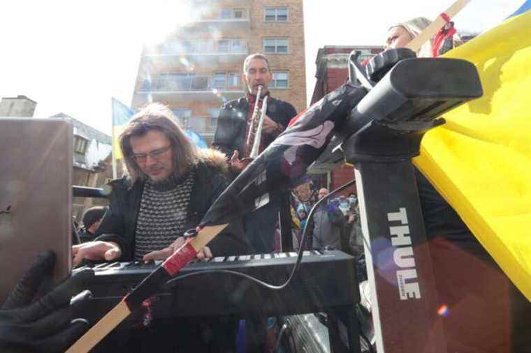 Piano in support of Ukrainians