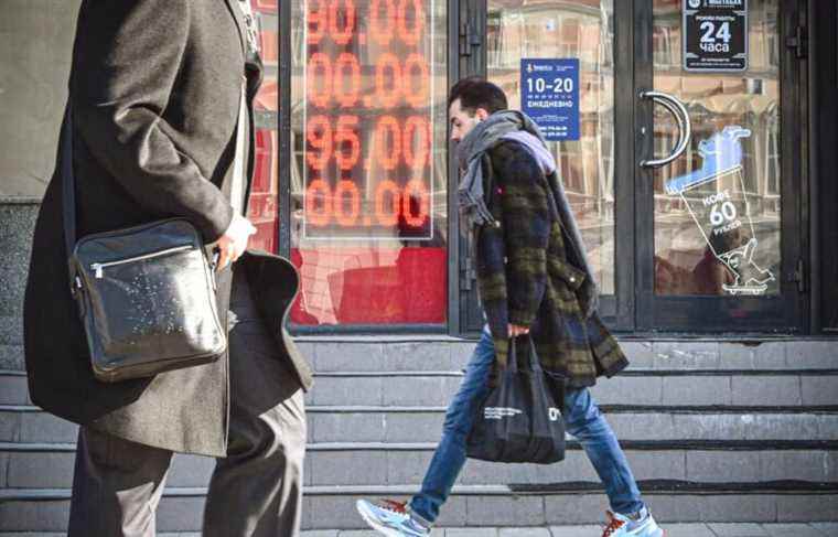 Moscow gradually ostracized from global finance