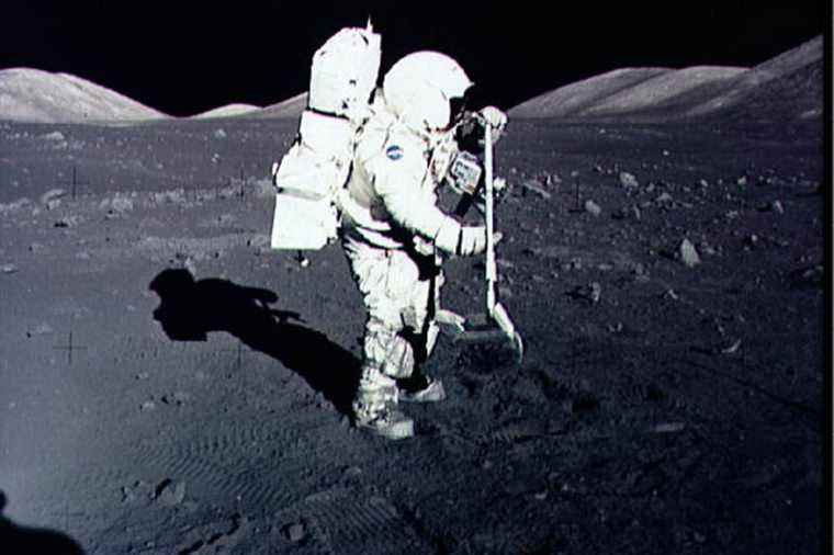 NASA opens a sample taken from the Moon by Apollo 17 50 years ago