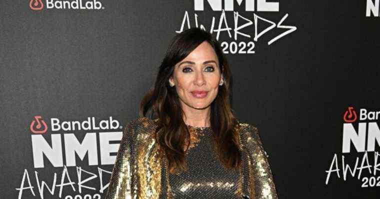 Natalie Imbruglia: Cute in a little golden dress, in front of FKA twigs, Mabel and her mom