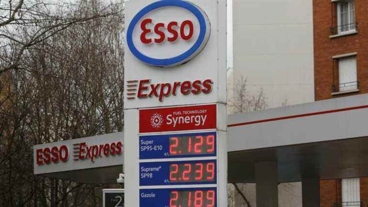 Petrol and diesel prices exceeded 2 euros per liter on average last week, according to official figures